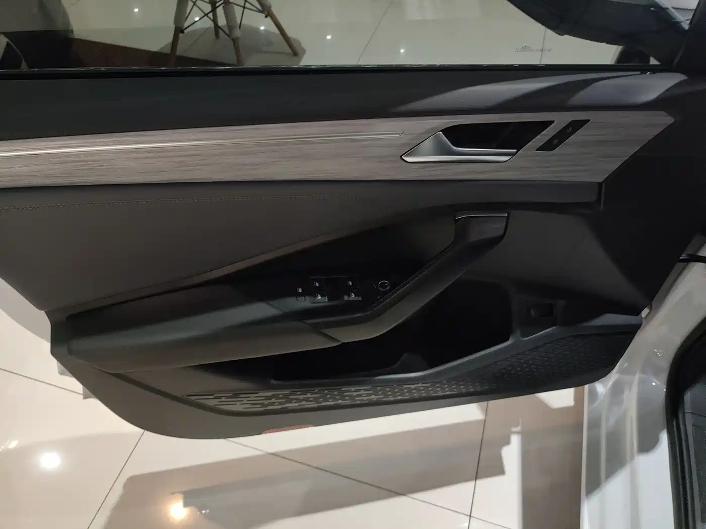 Volkswagen Sagitar 2024 300TSI DSG Surpass Edition фото 6