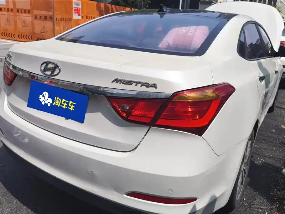 Hyundai Mistra 2016 1.8L Automatic Smart GLS фото 3