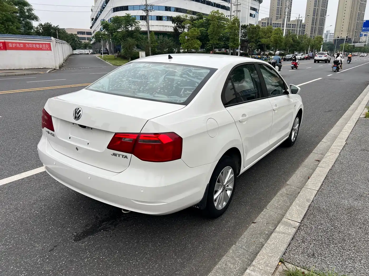 Volkswagen Jetta 2013 1.4L Manual Comfort фото 16