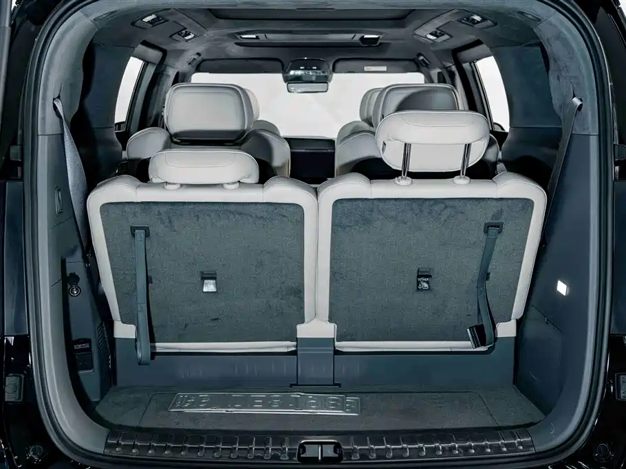 ZEEKR 009 2025 2024 6-seat Executive AWD 108kWh