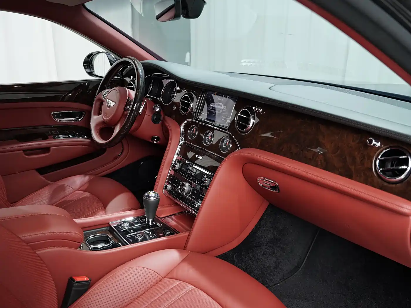 Bentley Mulsanne 2017 6.8T Long Wheelbase фото 6