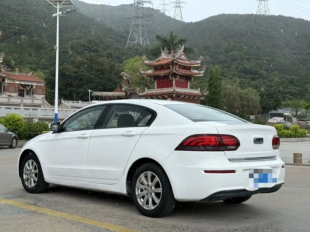 Qoros 3 2019 2018 Sedan 1.6L Automatic Premium