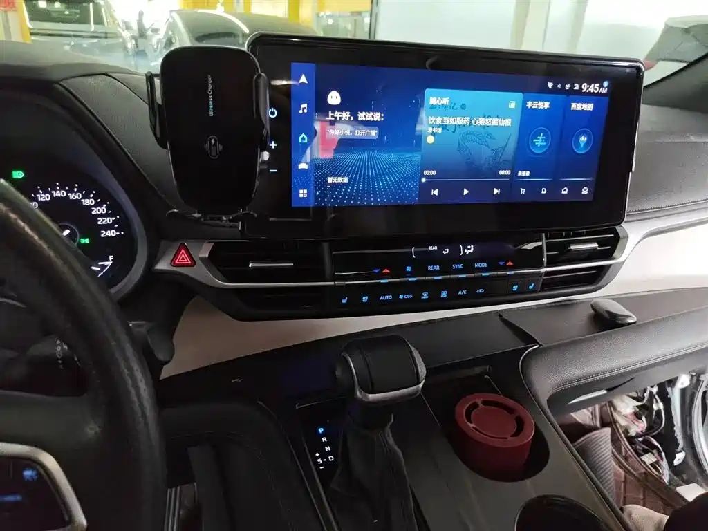 Toyota Sienna 2021 2.5L Hybrid Premium Edition фото 13