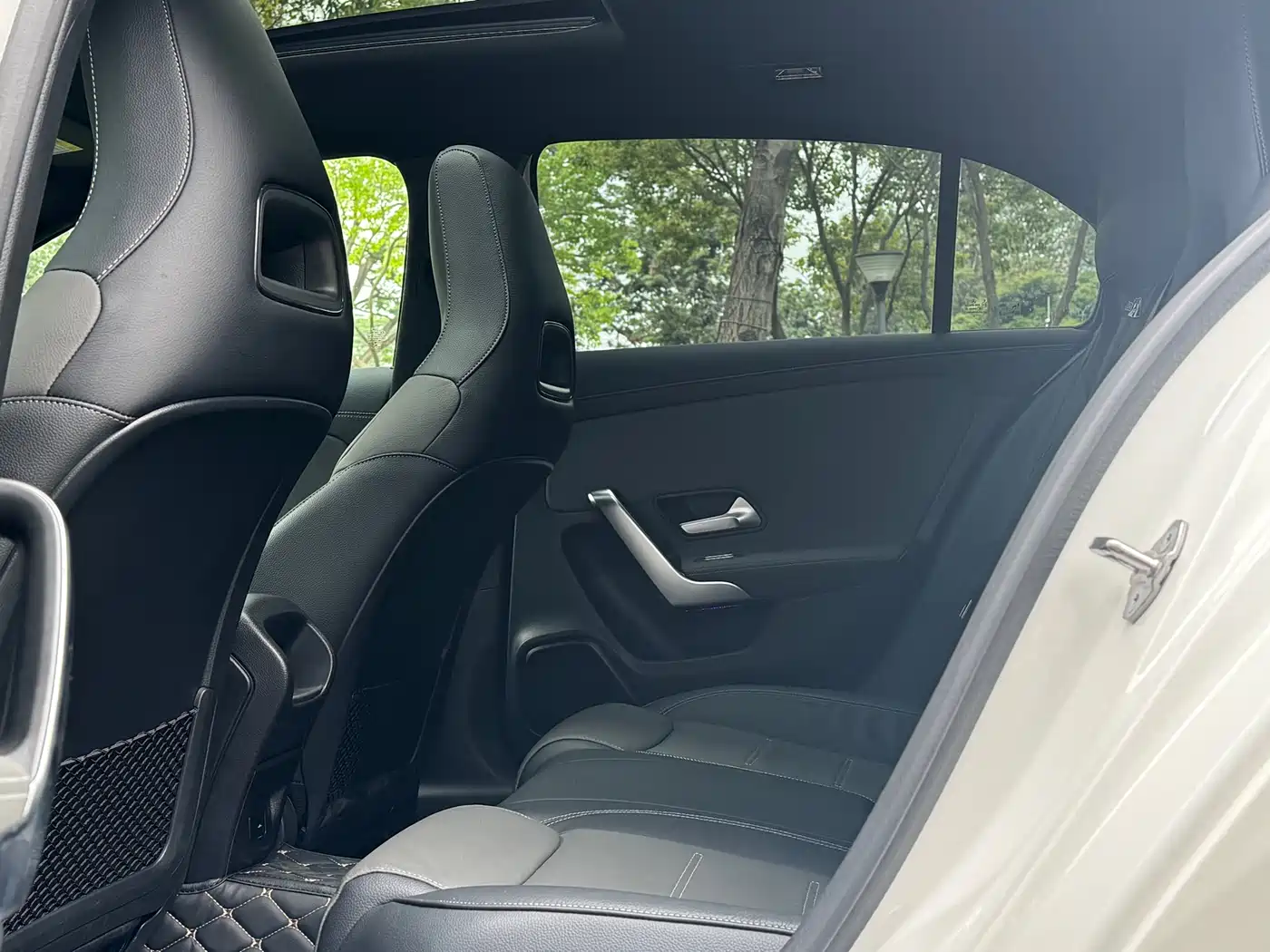 Mercedes-Benz A-Class AMG 2022 AMG A 35 L 4MATIC фото 12