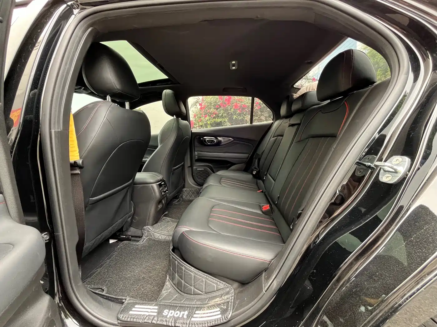 GAC Trumpchi Trumpchi Emkoo 2023 270T DCT J15 Edition фото 7