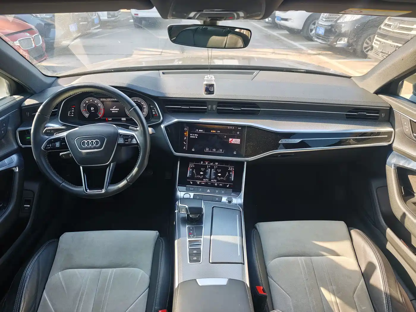 Фото 9 - Audi A6L