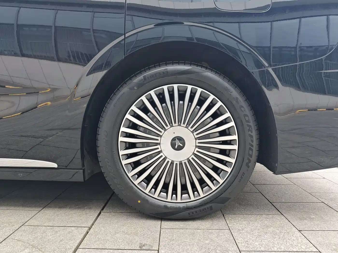 Voyah Auto Voyah Dreamer 2025 PHEV AWD Flagship Qian Kun Edition фото 31