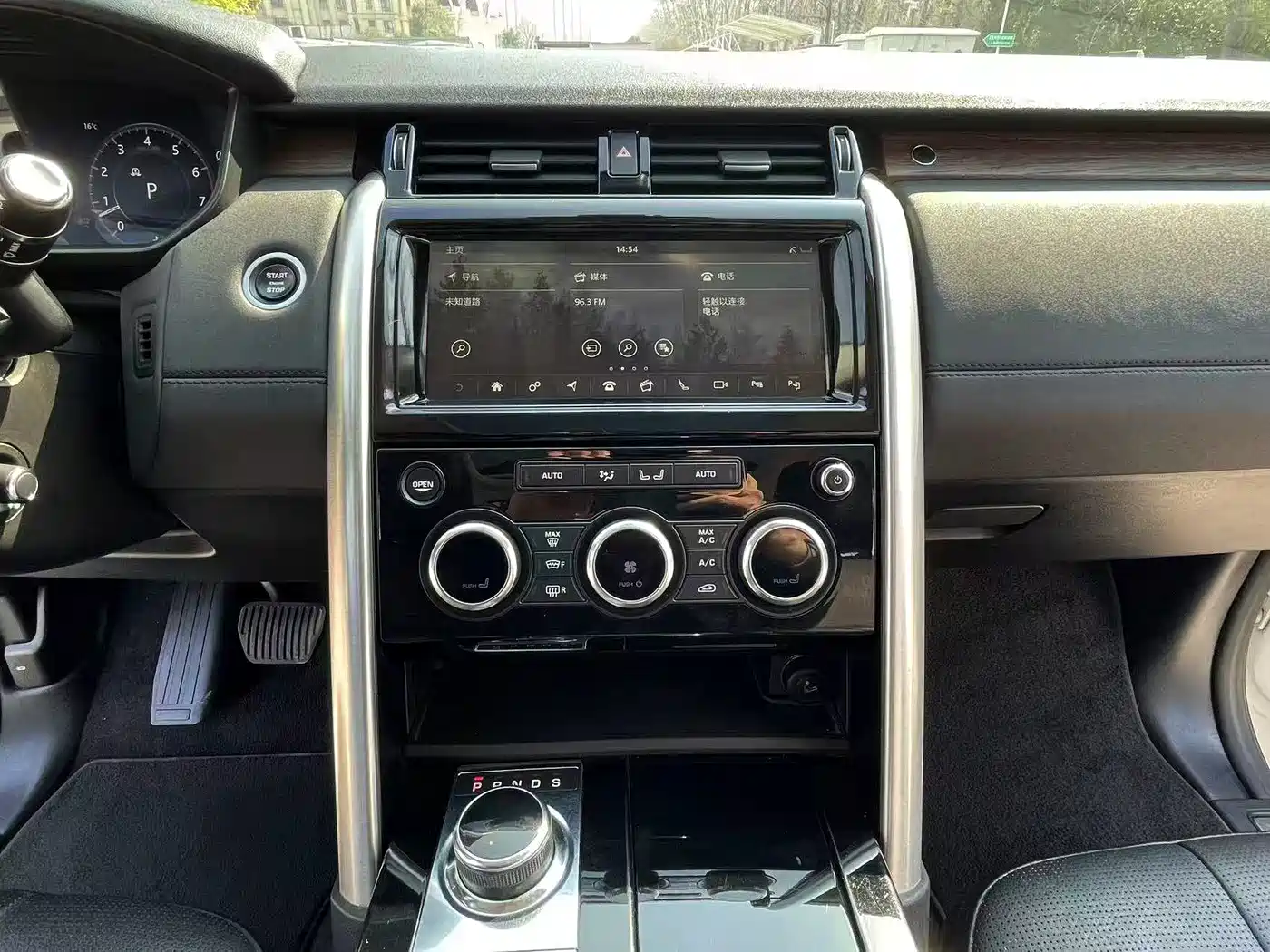 Land Rover Discovery 2018 3.0 SC V6 HSE фото 13