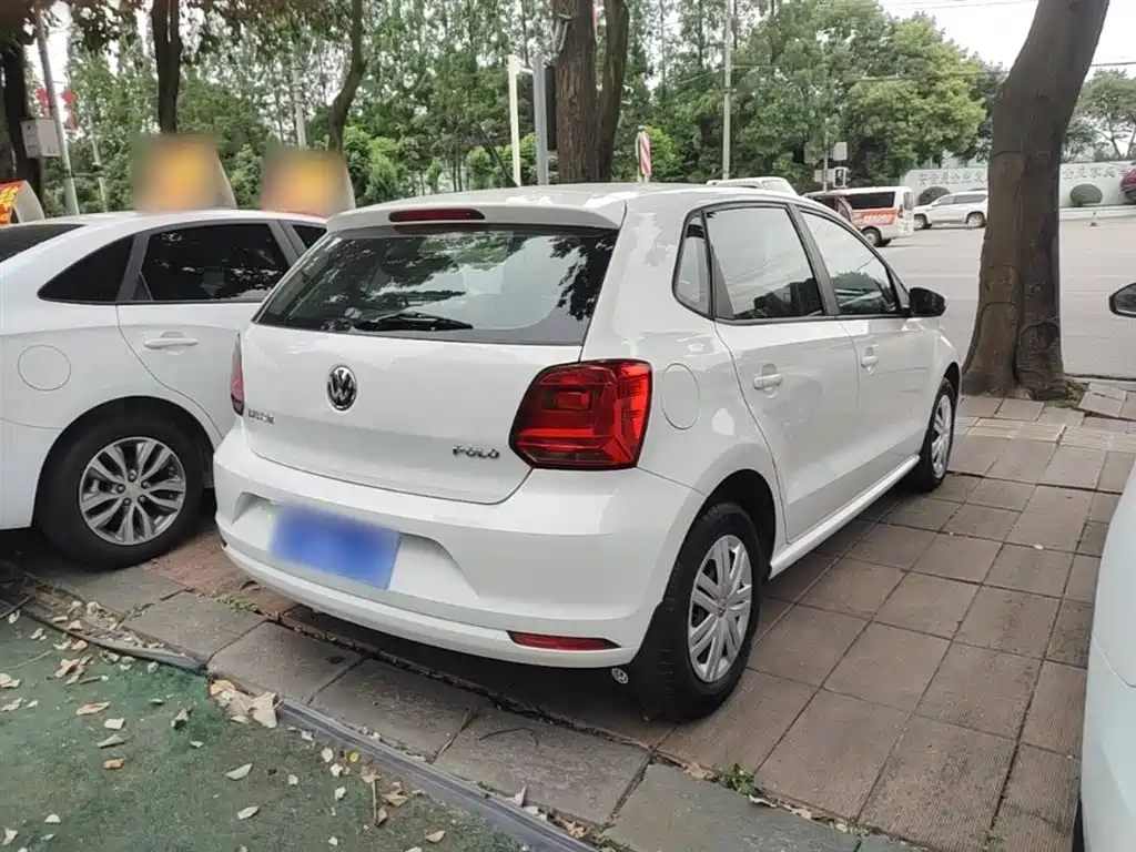 Volkswagen Polo 2016 1.4L Automatic Trend фото 7