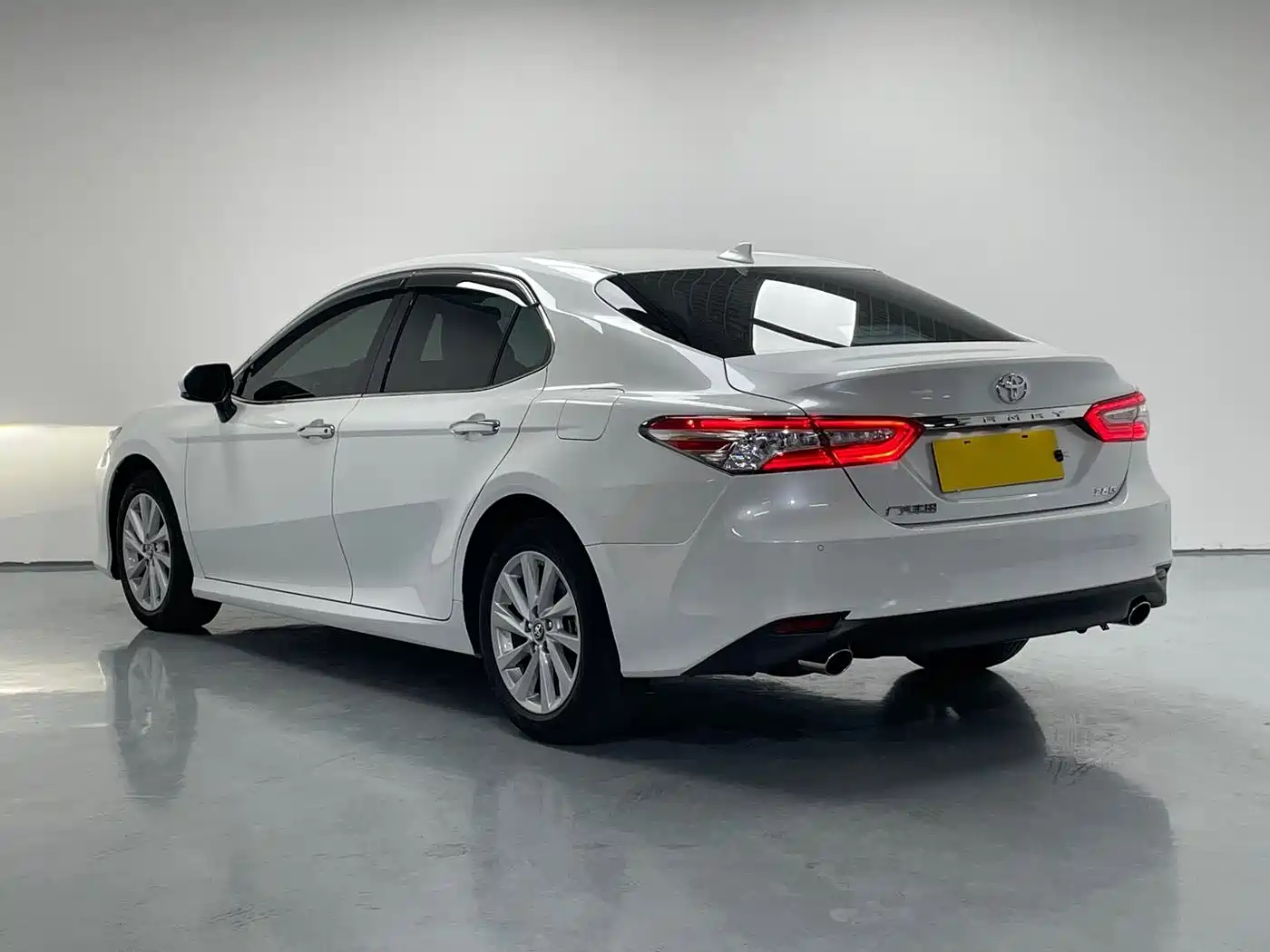 Toyota Camry 2023 2.0G Luxury Edition фото 5