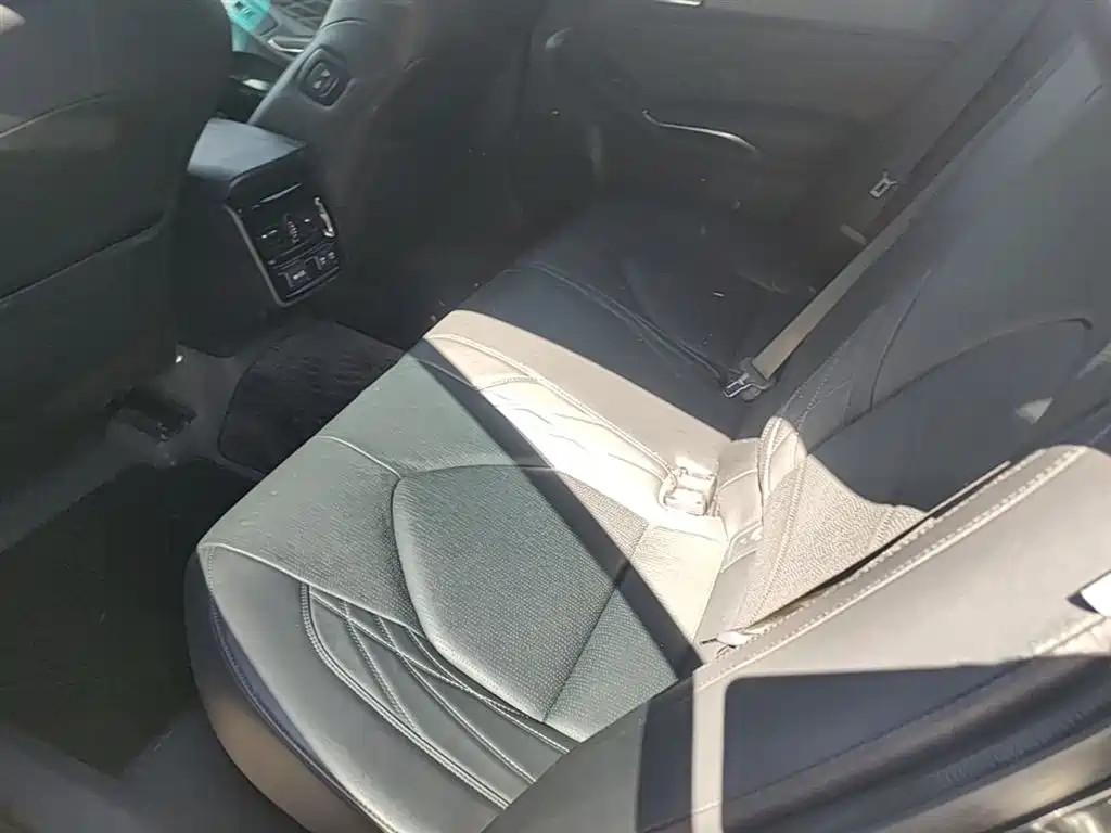 Toyota Avalon 2019 Hybrid 2.5L XLE Premium Edition China VI фото 17