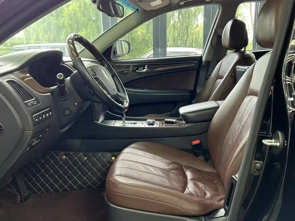 Hyundai Equus 2009 3.8 Luxury фото 6