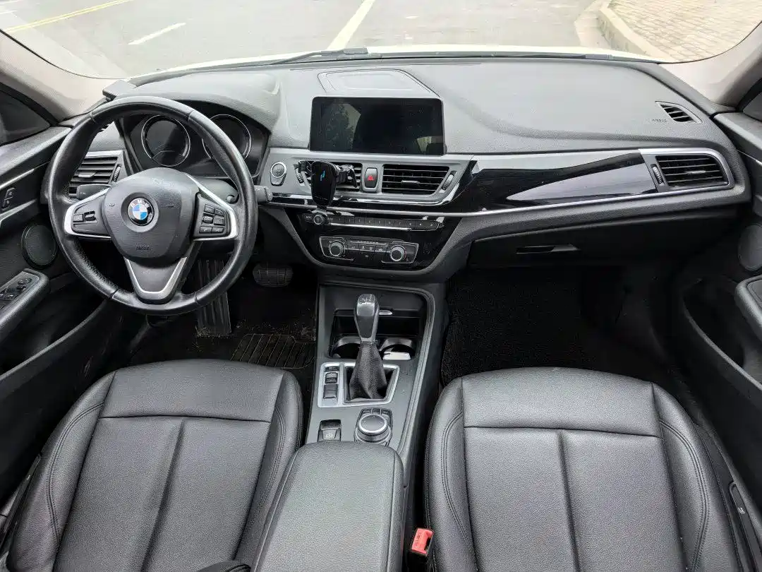 BMW 1 Series 2019 118i Fashion Edition фото 5