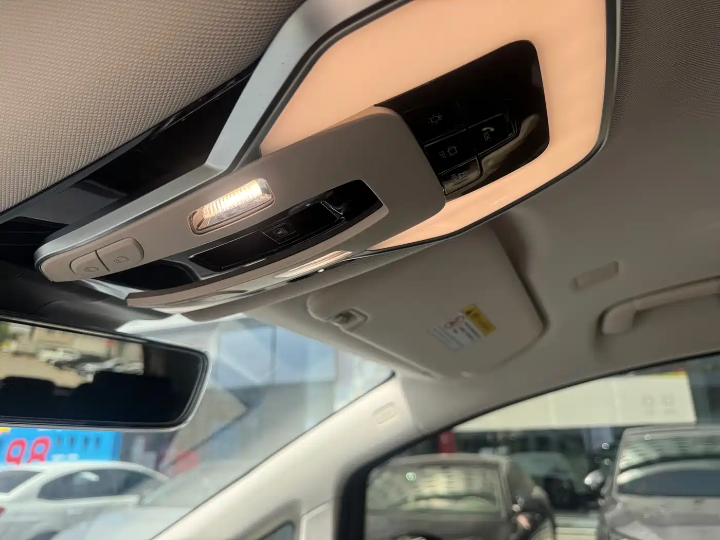 Hongqi HQ9 PHEV 2024 Model 2.0T AWD Luxury Edition фото 10
