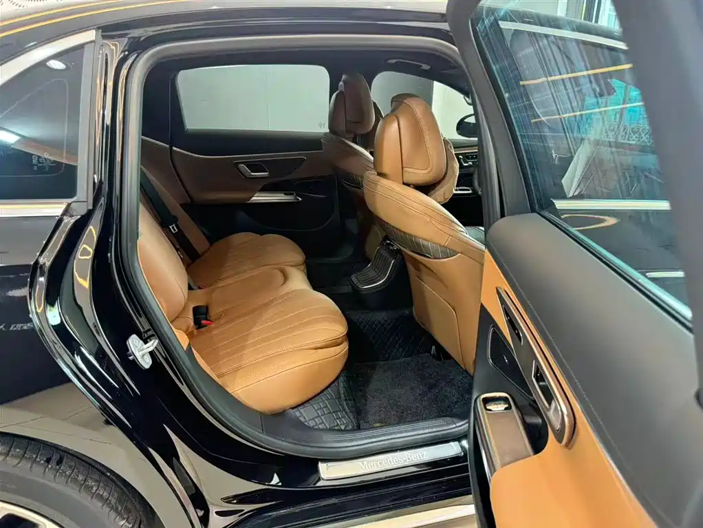 Mercedes-Benz E-Class 2025 E 300 L Fashion фото 9