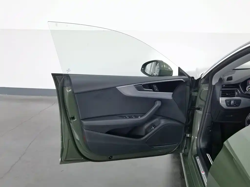 Фото 8 - Audi A5 (Import)