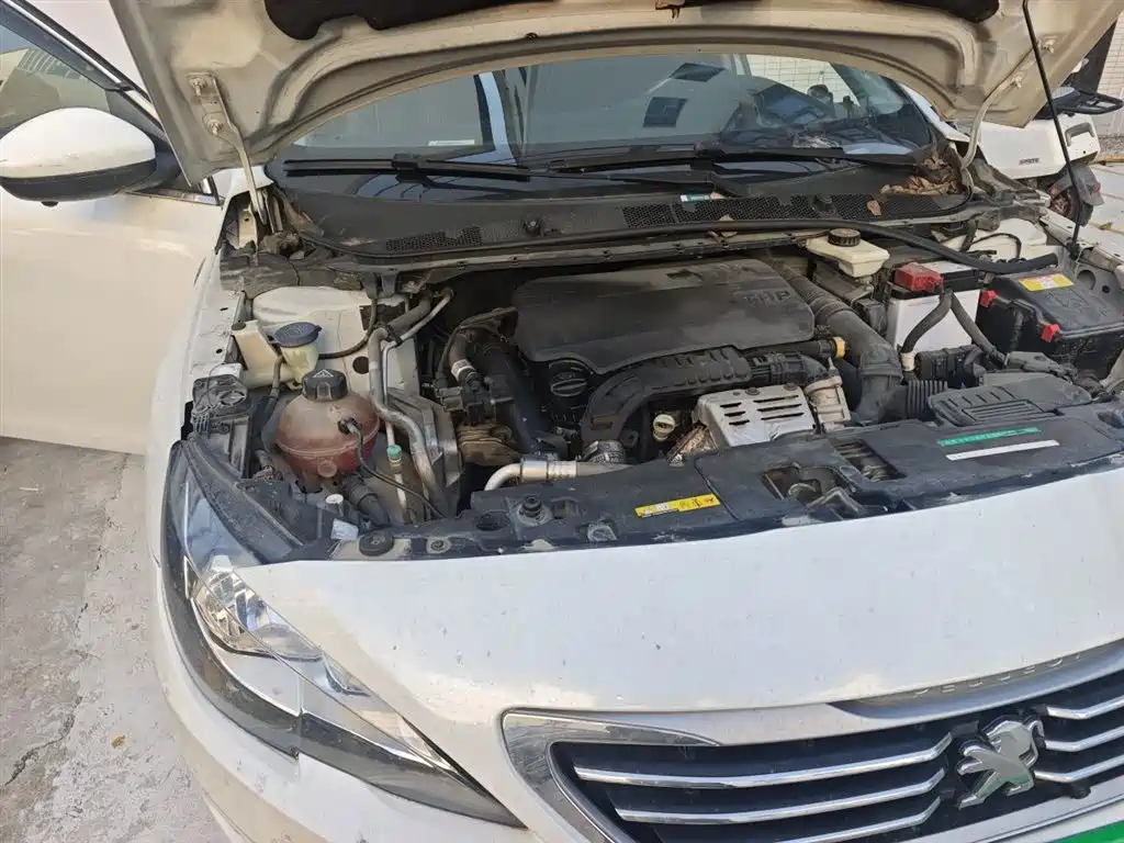 Peugeot 408 2015 Model 1.2T Automatic Luxury Edition фото 20
