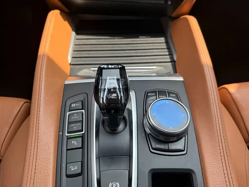BMW X6 2018 xDrive28i фото 14