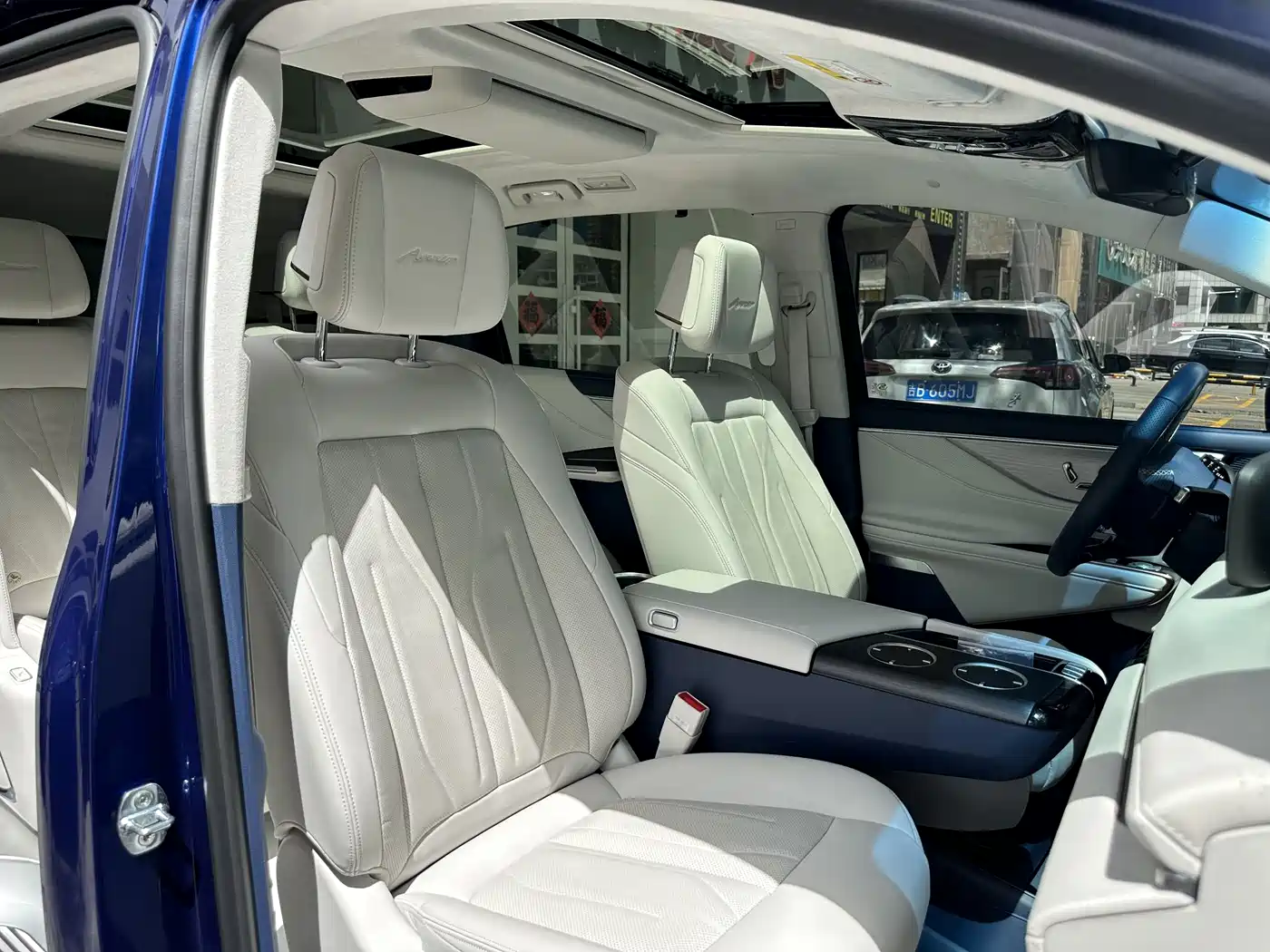 Buick GL8 New Energy 2024 Landglory Luxury Edition 7-Seater фото 19