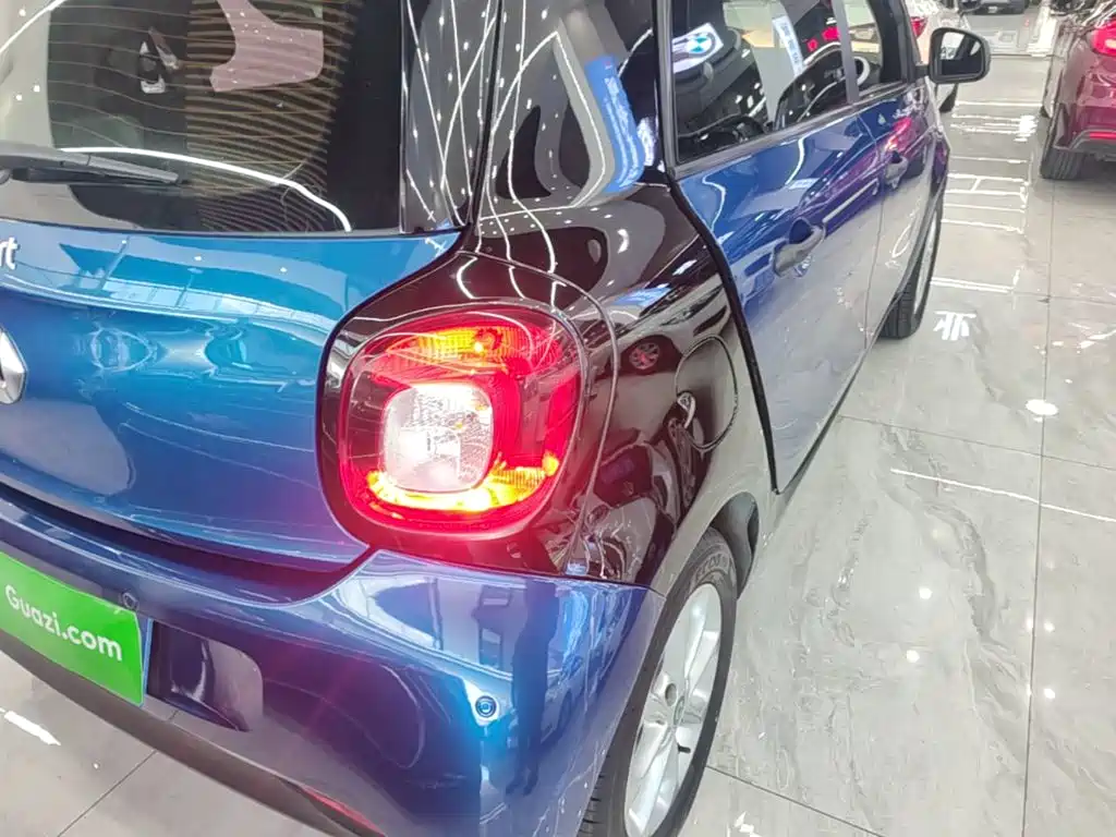 smart forfour 2019 2018 1.0L 52kW Agile Edition