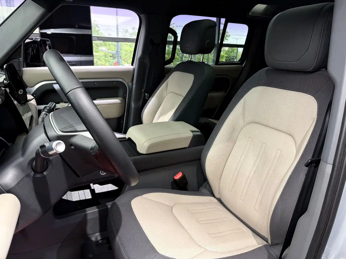 Land Rover Defender 2022 110 P400 X-DYNAMIC HSE фото 7