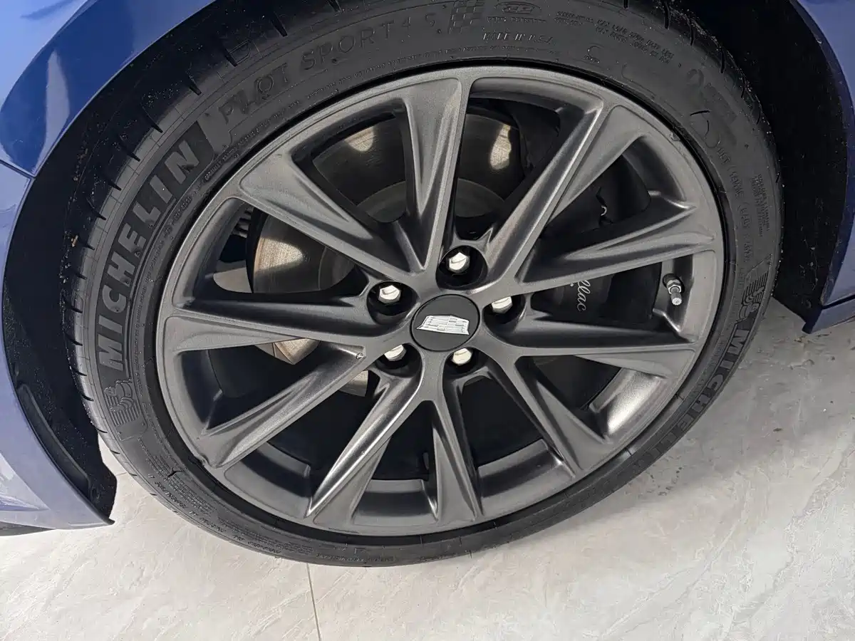 Фото 12 - Cadillac CT5