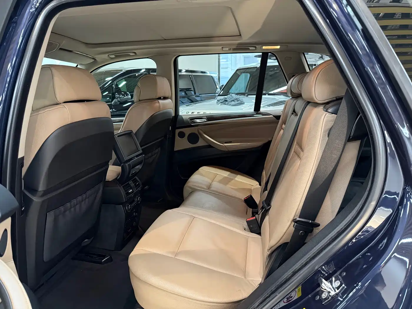 BMW X5 (Import) 2008 Model xDrive48i Luxury Type фото 12