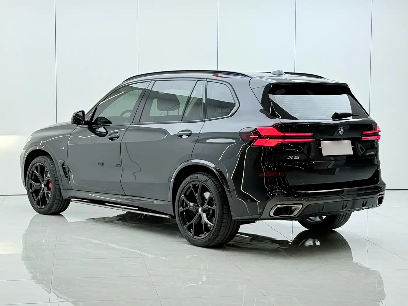 BMW X5 2025 2025 Model xDrive 30Li Exclusive M Sport Blackout Package