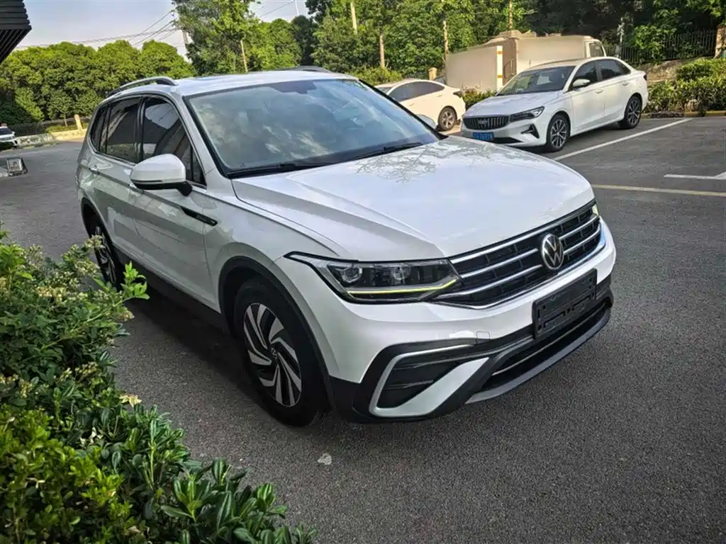 Volkswagen Tiguan L 2022 330TSI Automatic 2WD Smart Edition фото 3