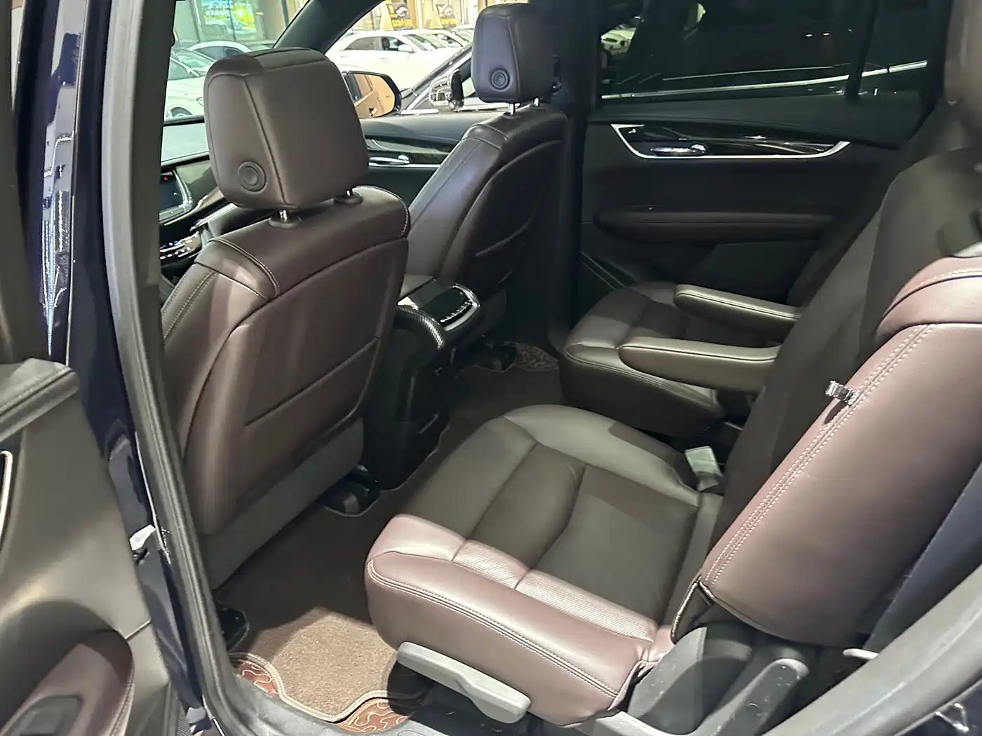 Фото 7 - Cadillac XT6