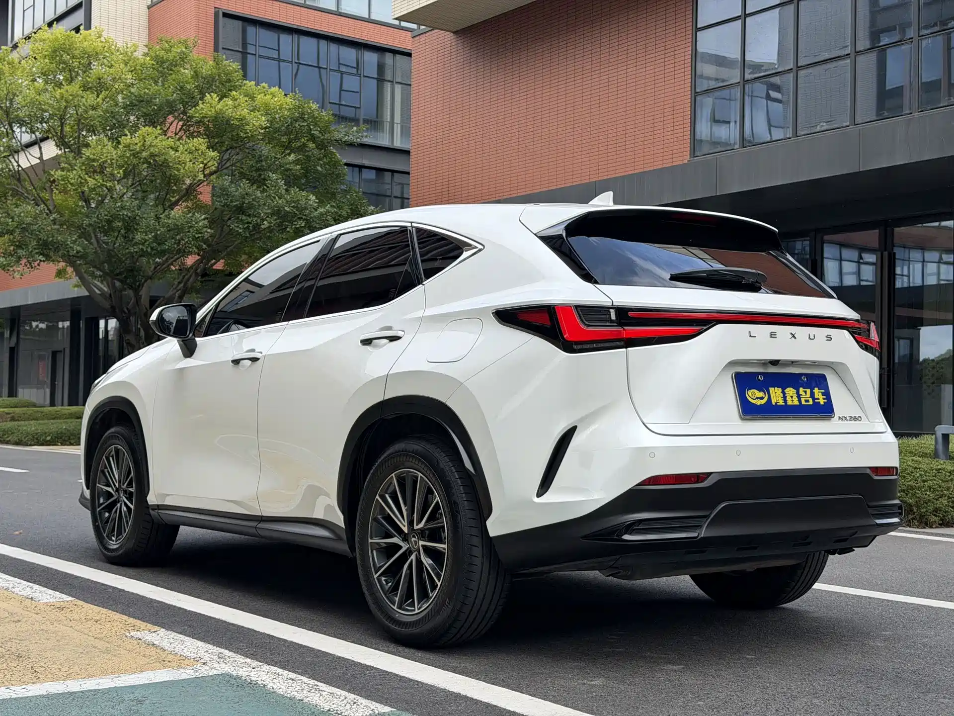 Photo 21 - Lexus NX
