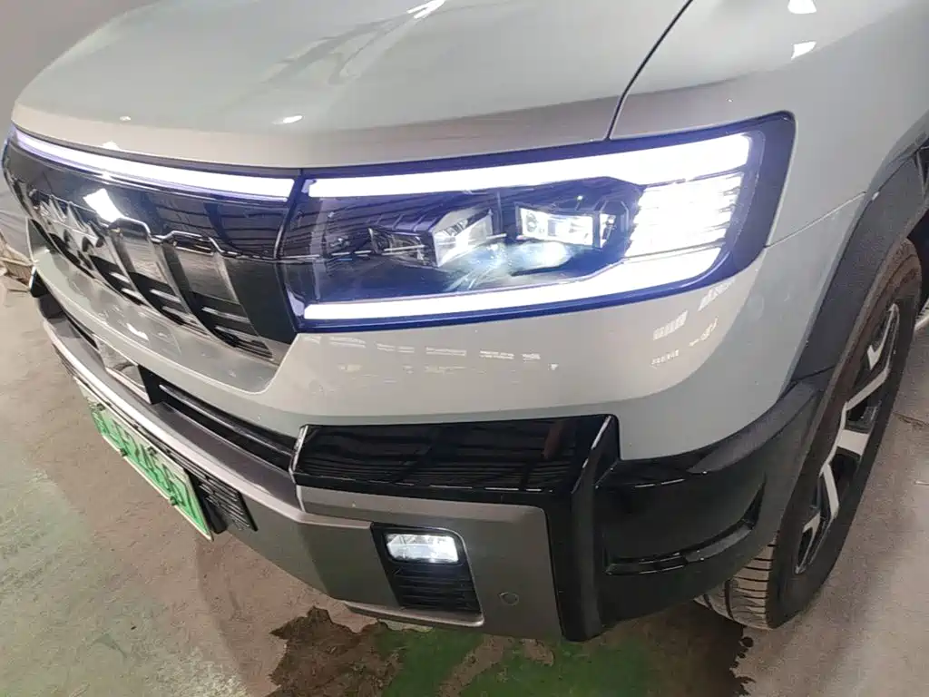 Fang Cheng Bao Leopard 8 2025 2025 Zhiyong Luxury Edition 6-seater