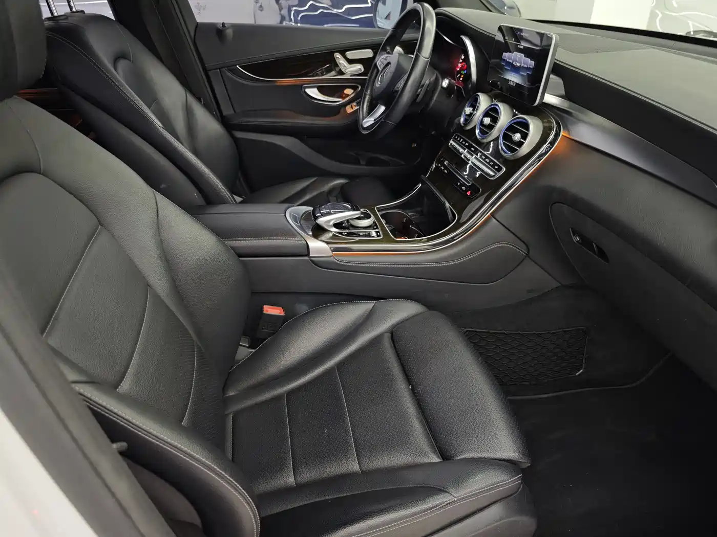 Mercedes-Benz GLC 2017 GLC 260 4MATIC Luxury фото 5