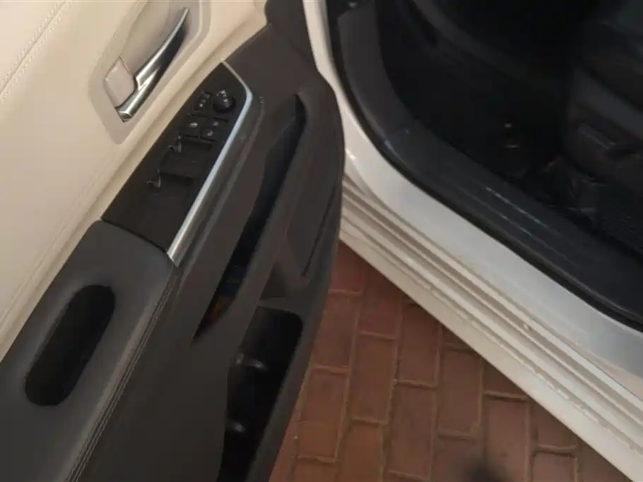 Toyota Sienna 2023 2.5L Hybrid Comfort Edition фото 7
