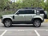 Photo 8 - Land Rover Defender