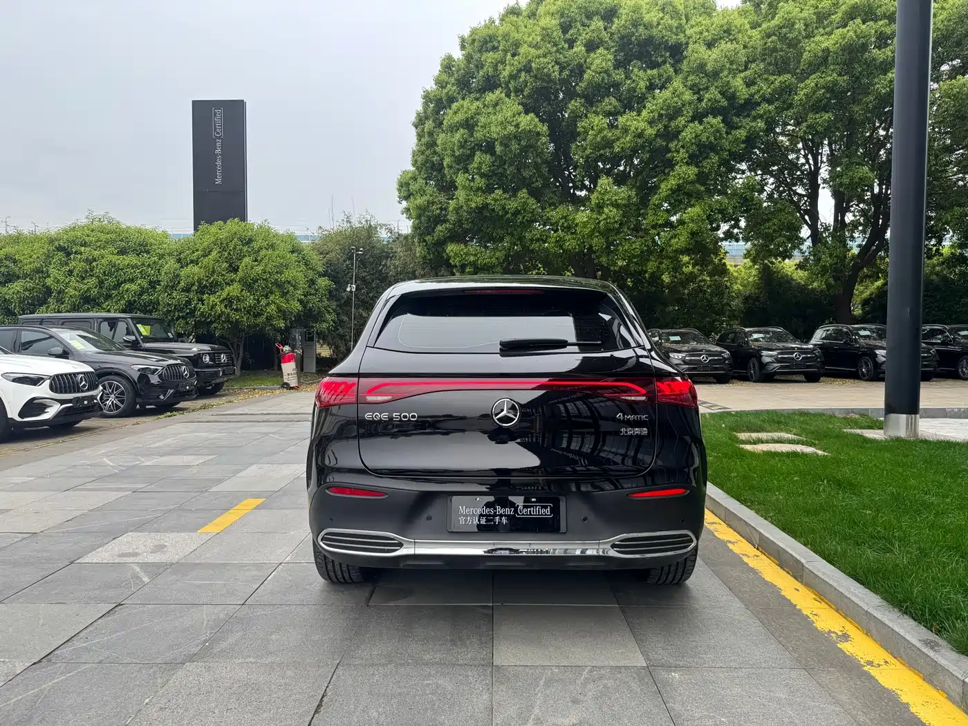 MERCEDES-BENZ EQE SUV