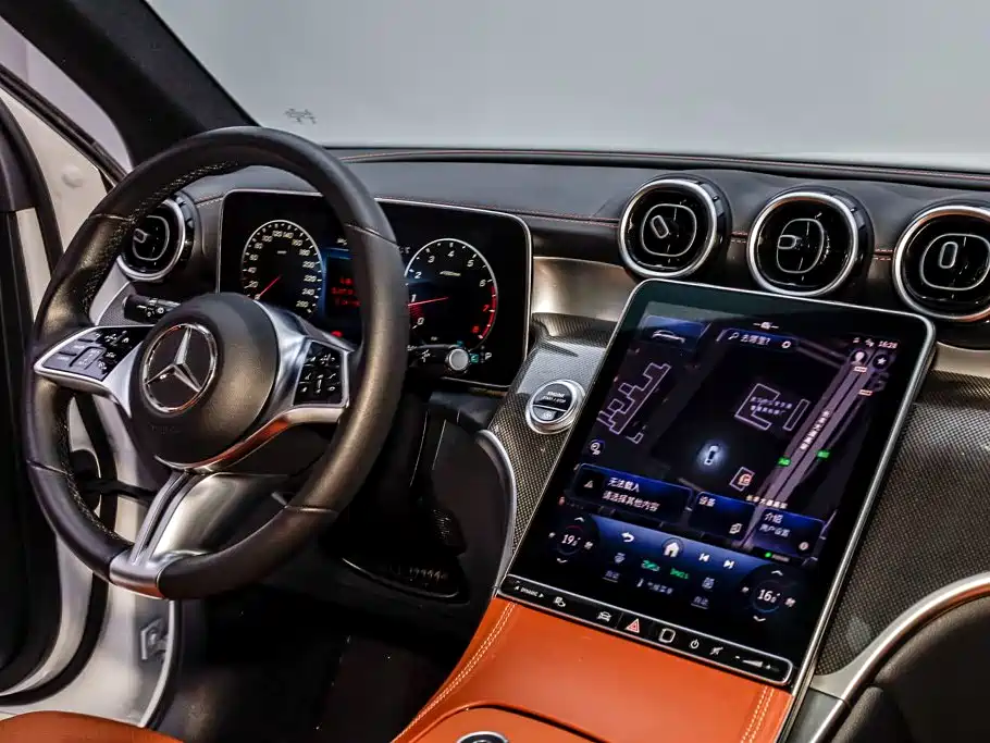 Фото 29 - Mercedes-Benz GLC