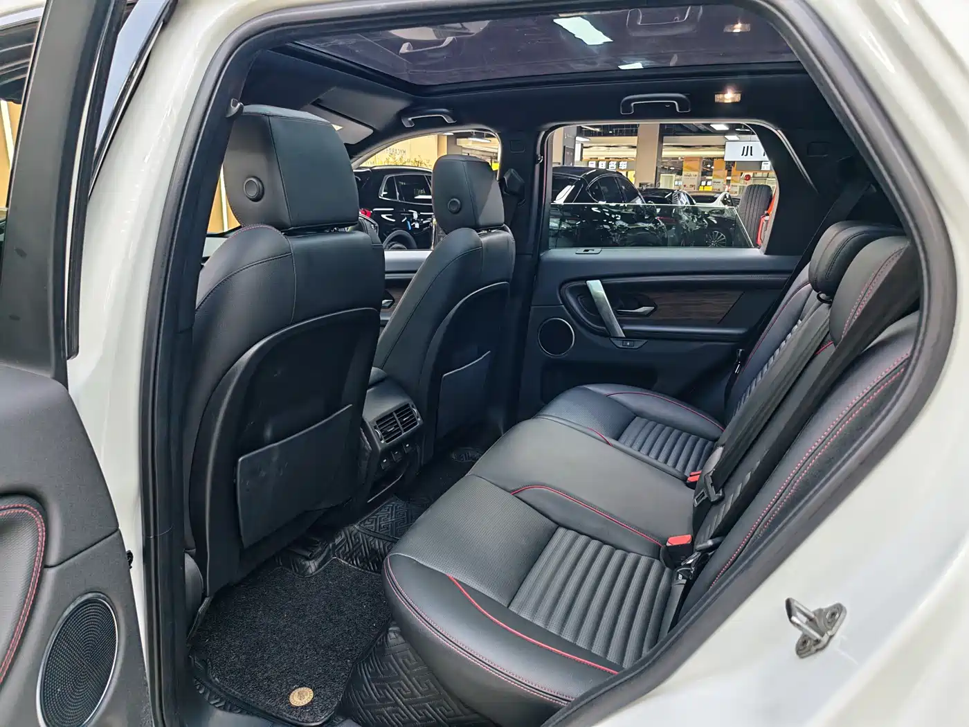 LAND ROVER DISCOVER SPORTS