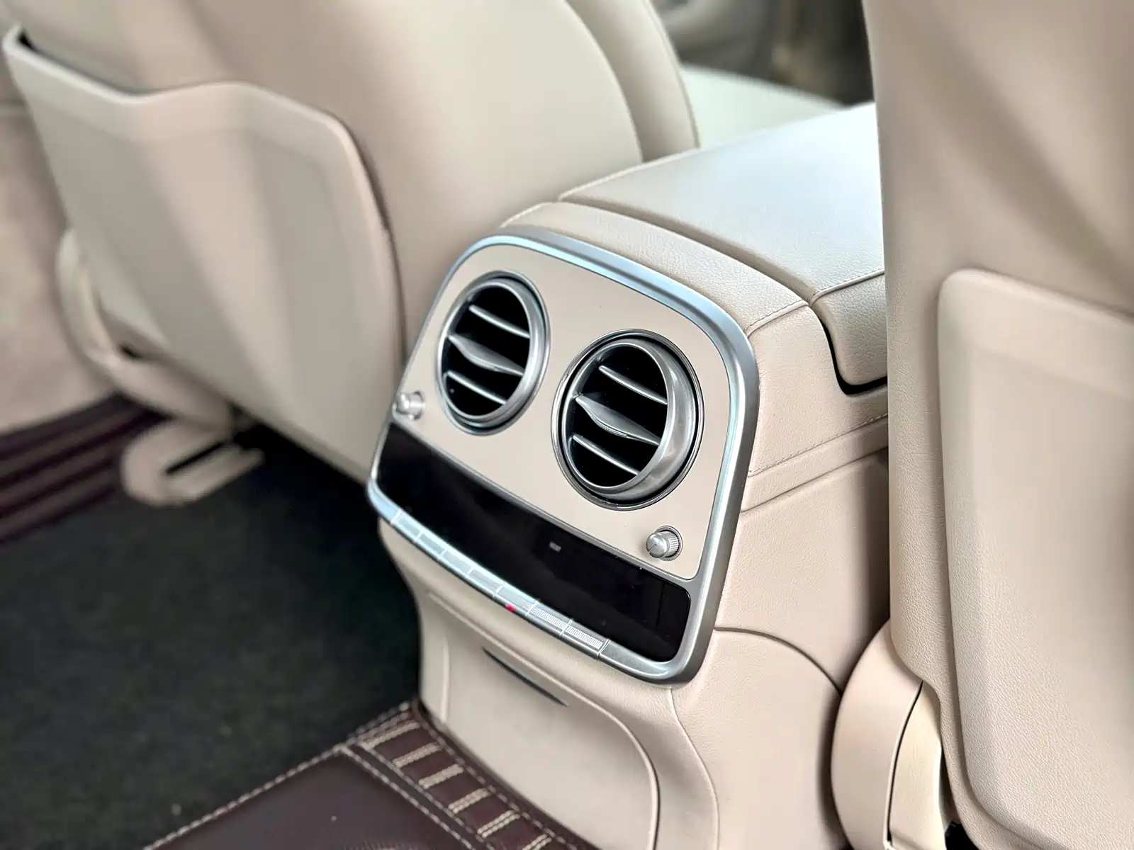 Фото 8 - Mercedes-Benz S-Class