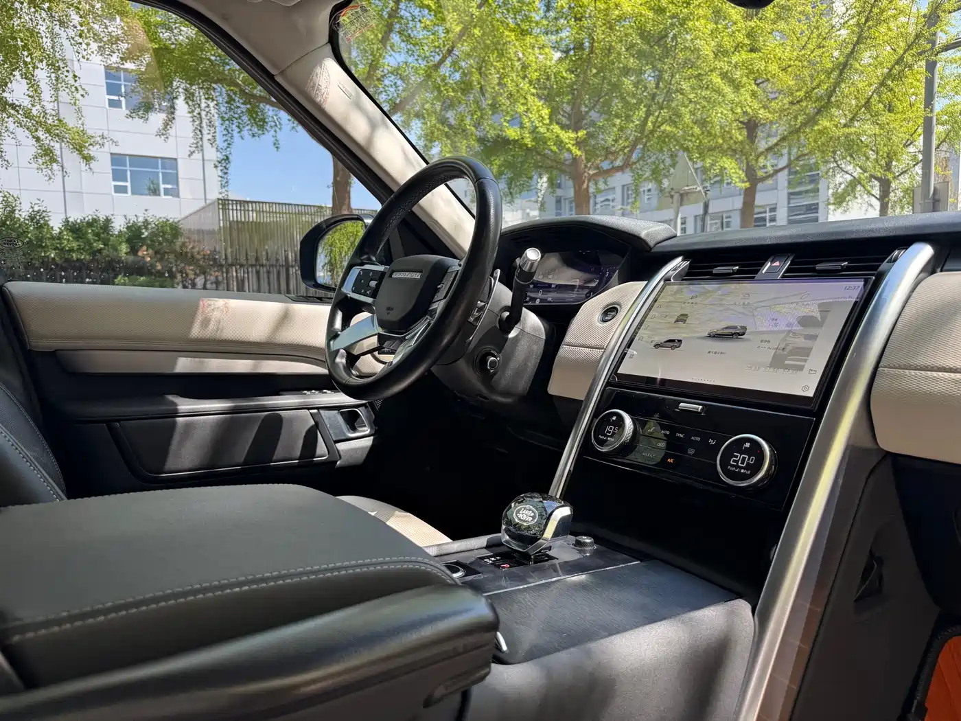 Land Rover Discovery 2021 360PS R-Dynamic SE фото 14