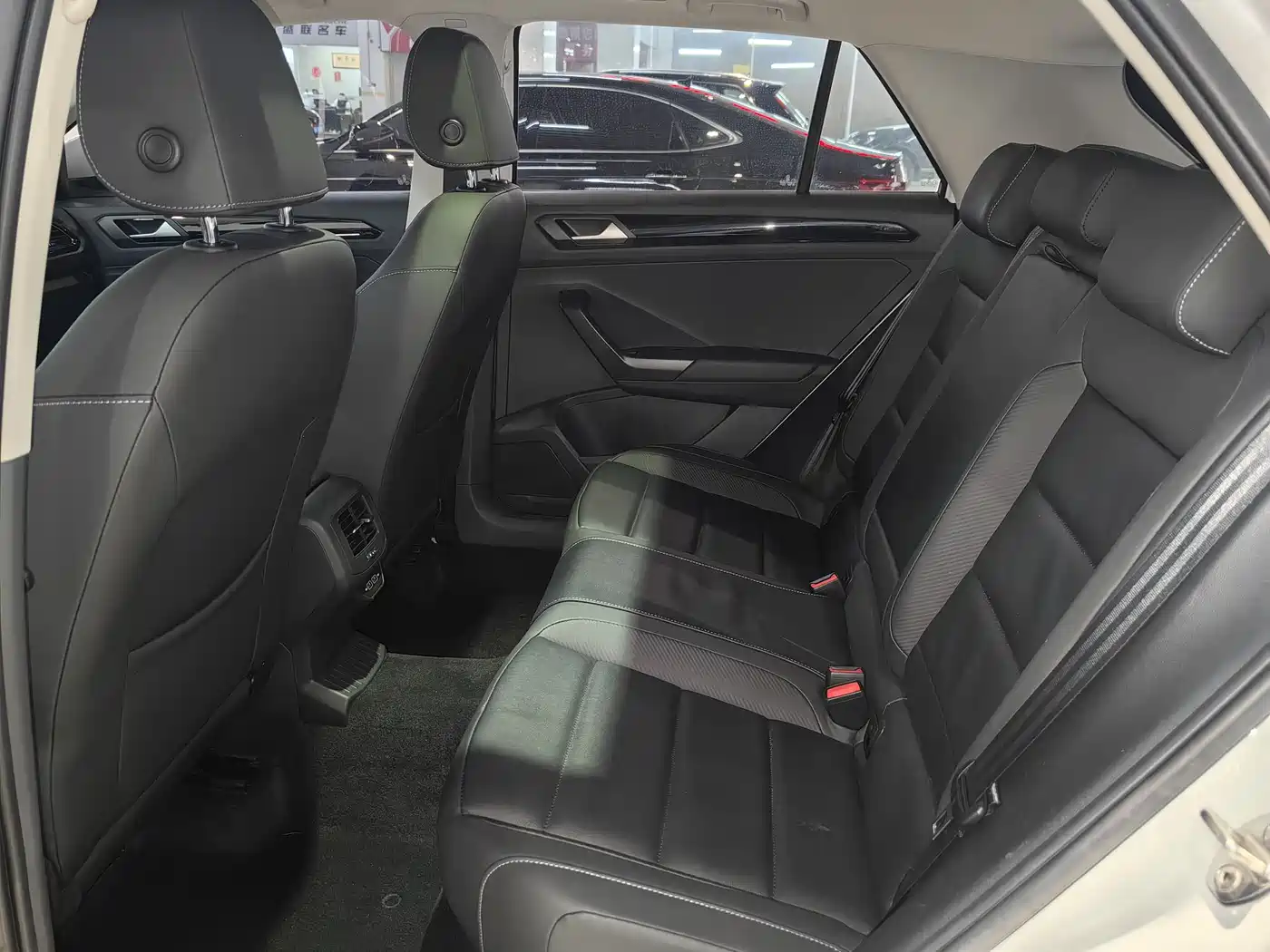 VOLKSWAGEN T ROC EXPLORING SONGS