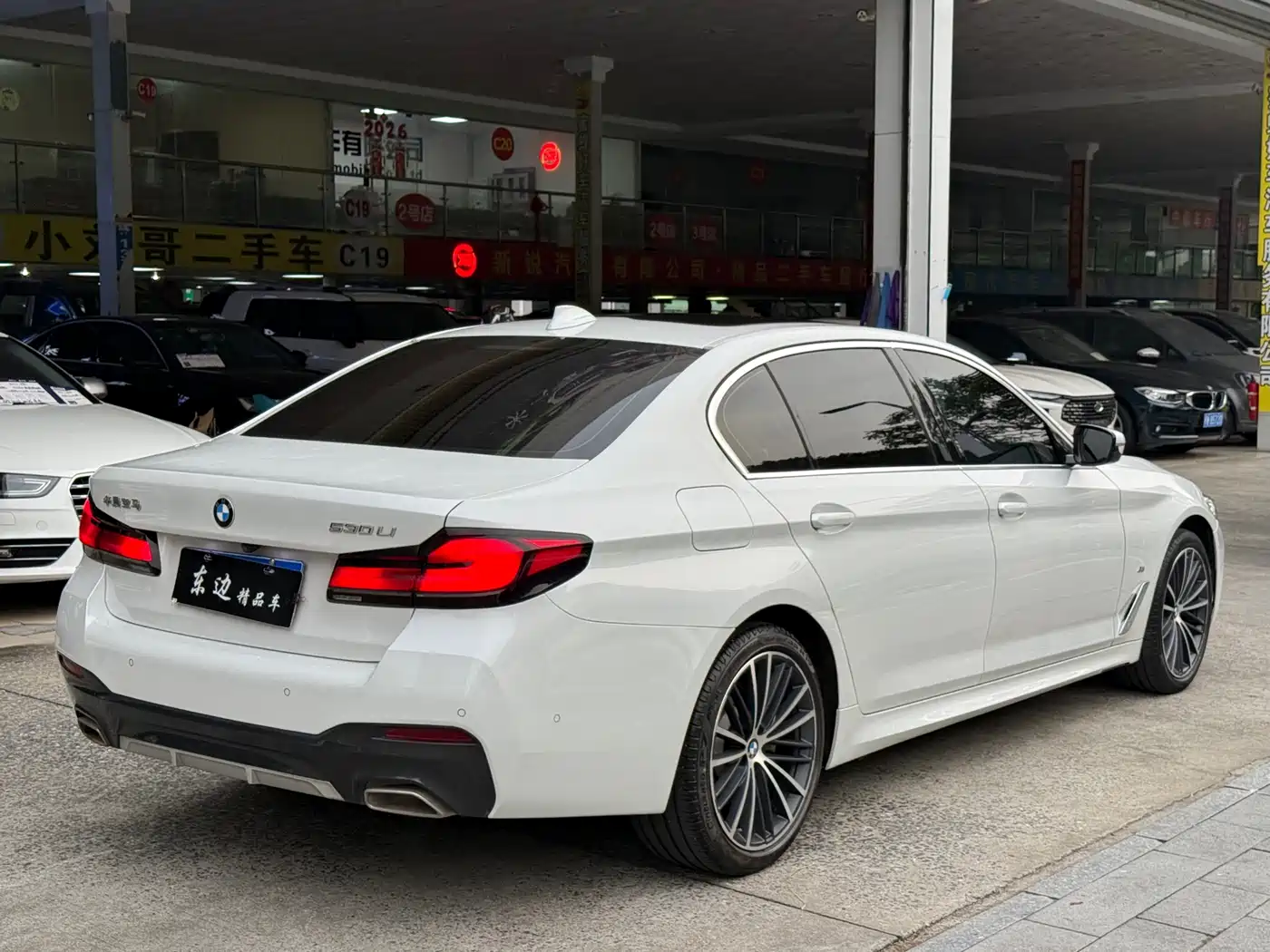 BMW 5 Series 2021 530Li Leading M Sport Package фото 13