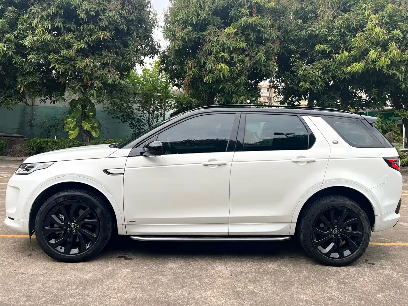 LAND ROVER DISCOVER SPORTS