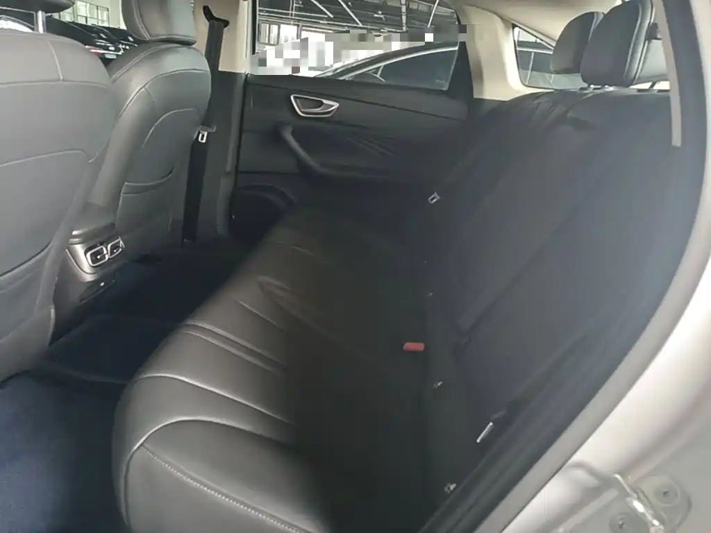 Roewe D7 2025 2025 DMH 125km World Champion Edition