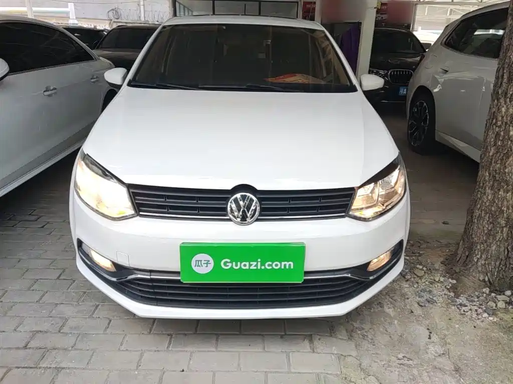 Volkswagen Polo 2016 1.6L Automatic Comfort фото 3