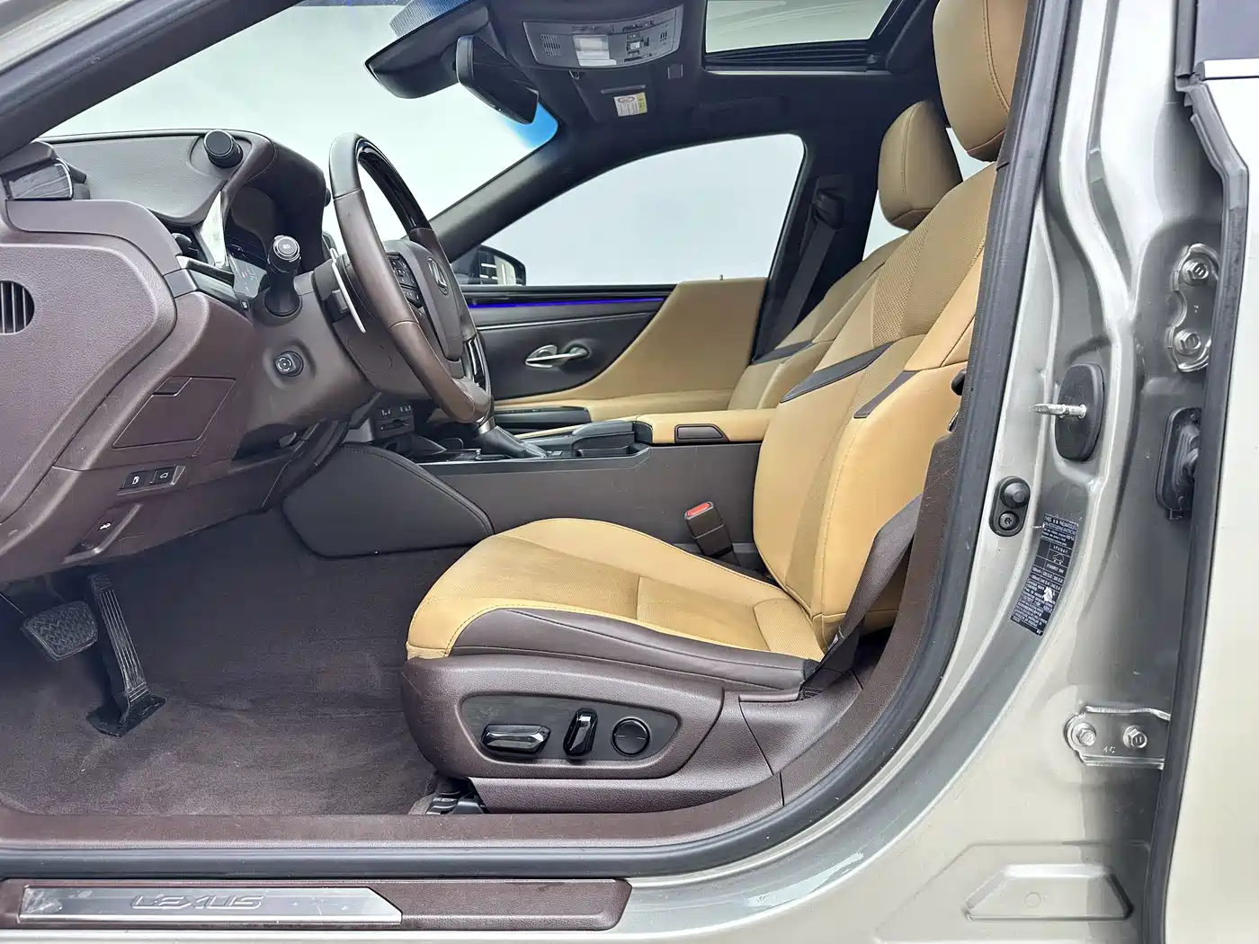 Lexus ES 2020 200 Luxury фото 11