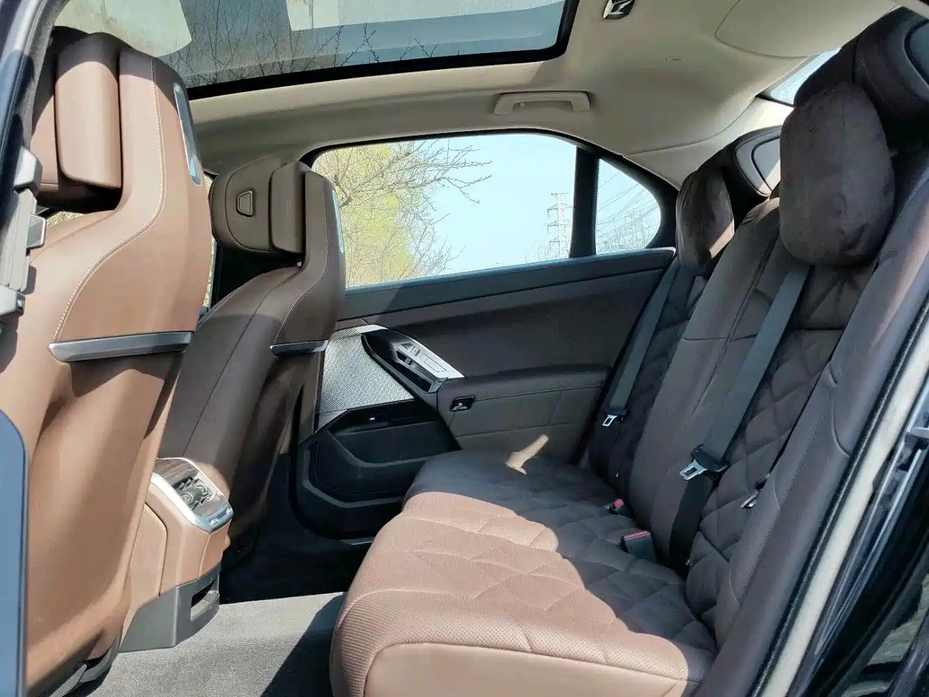 BMW 7 Series 2023 Model 735Li Luxury Package фото 9