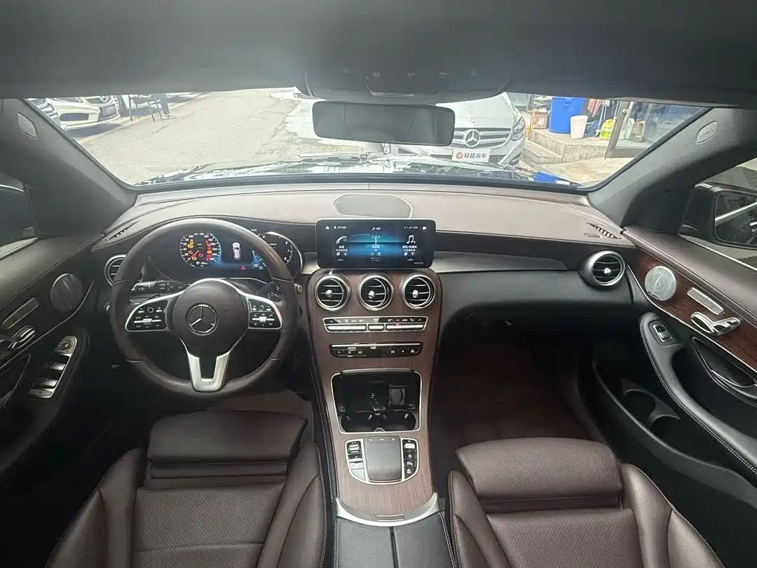 Mercedes-Benz GLC 2021 GLC 300 L 4MATIC Sporty фото 10