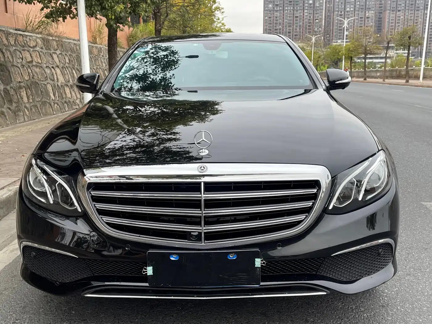 MERCEDES-BENZ E CLASS