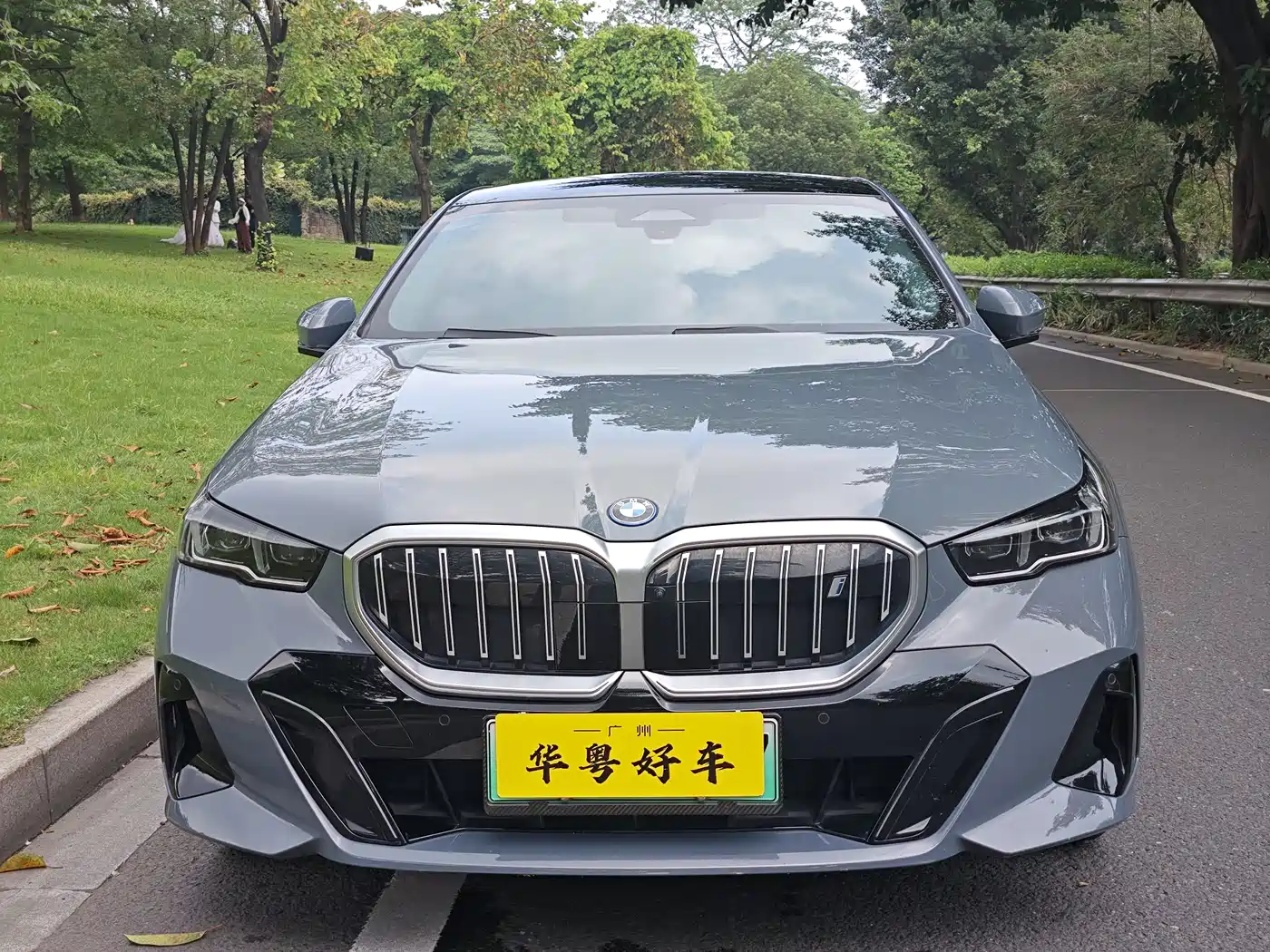 BMW i5 2024 eDrive 35L Premium Model M Sport Package фото 2